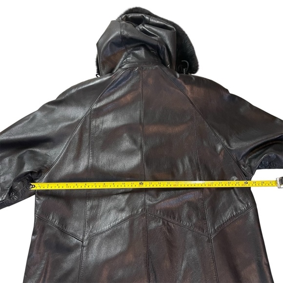 Western Furs long black soft Leather Coat. Oversized - medium large. Vintage - Picture 8 of 16